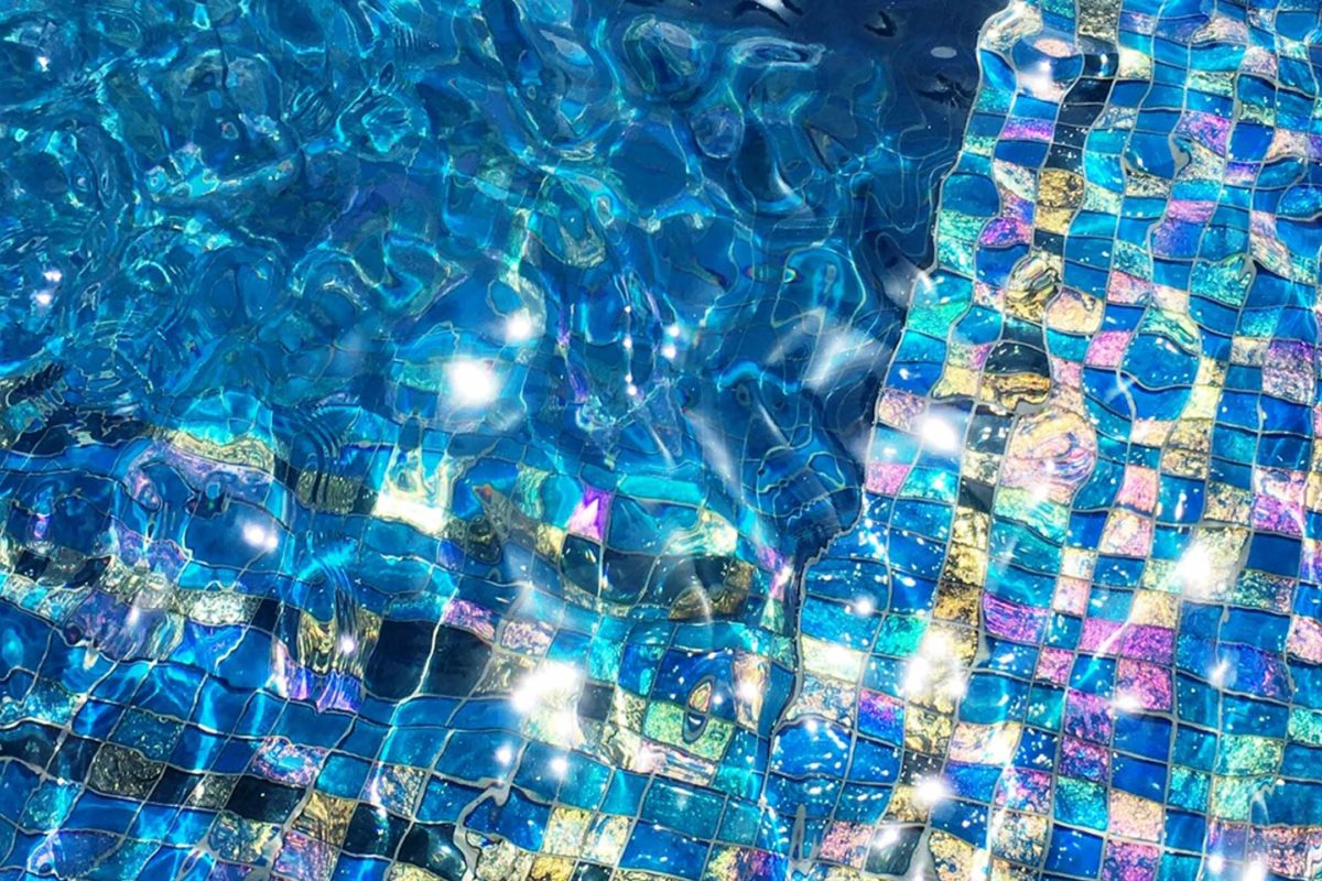 close up photo of Lightstreams Turquoise glass pool tile