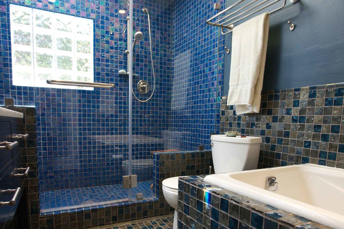 lightstreams-bathroom-r2c-peacock-blue-gold-irid-v2-SBBS-tile-1
