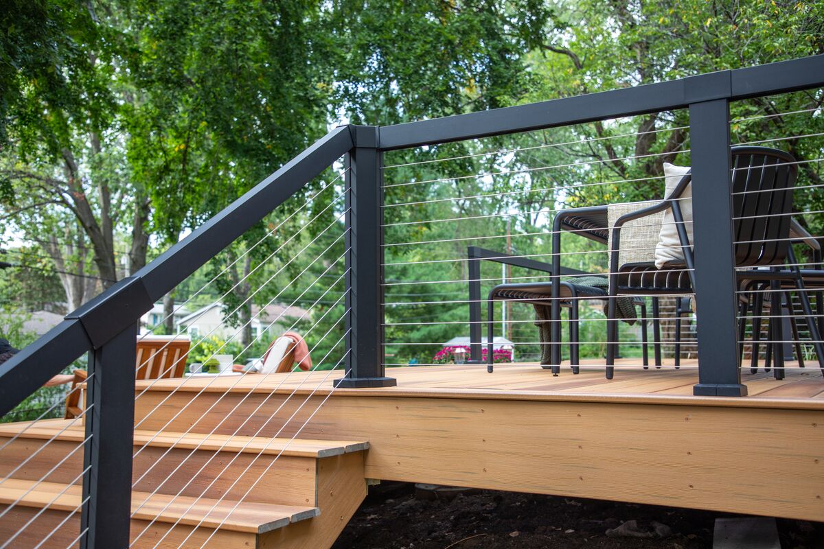 73053485-73053486-RDIRailing-ElevationCableRail-MatteBlack-Scene01